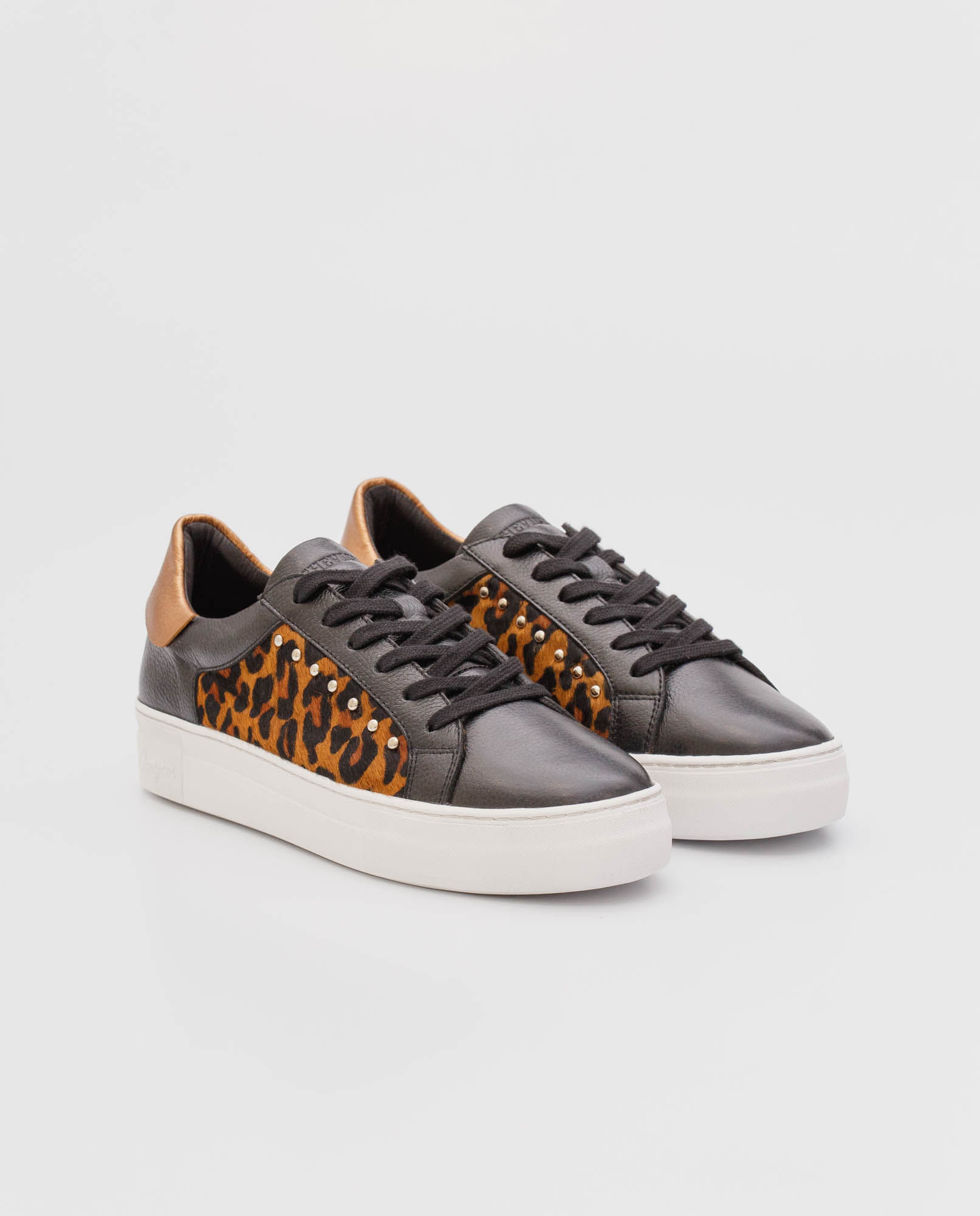 Tenis de Mujer en Cuero, Caña Baja Horma Redondeada - Combinación Cueros y Texturas