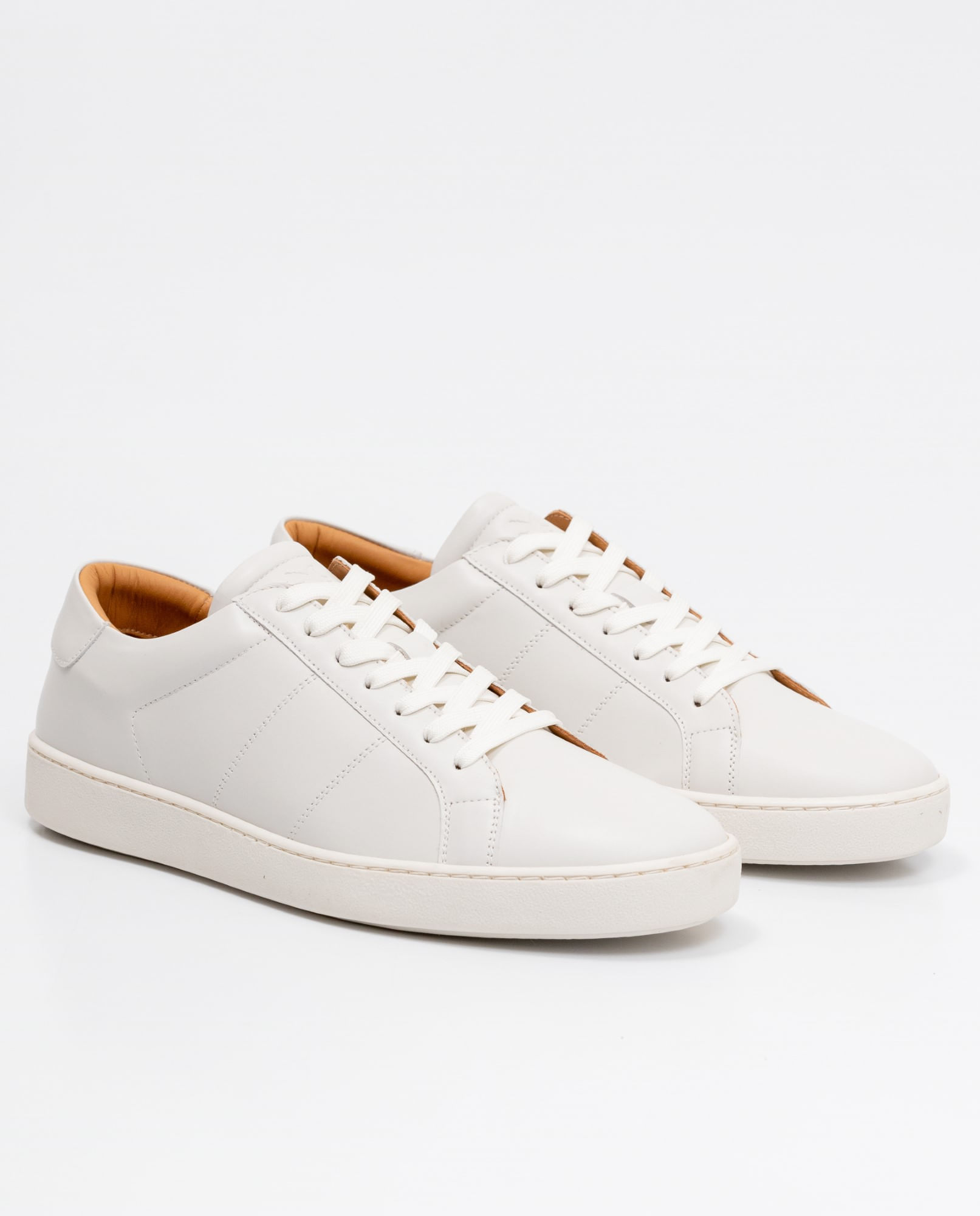 Tenis de Hombre en Cuero, Caña Baja Horma Básica Estilizada - Cuero Anilina Liso Diseño Unicolor
