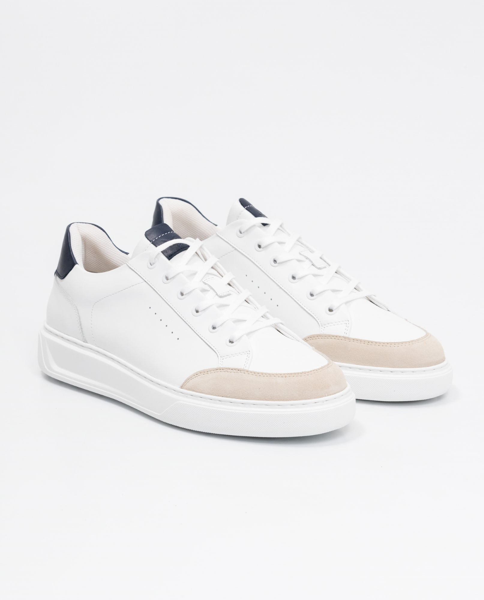 Tenis de Hombre en Cuero, Tipo Basket - Cuero Anilina y Cuero Gamuzado en Contraste de Color