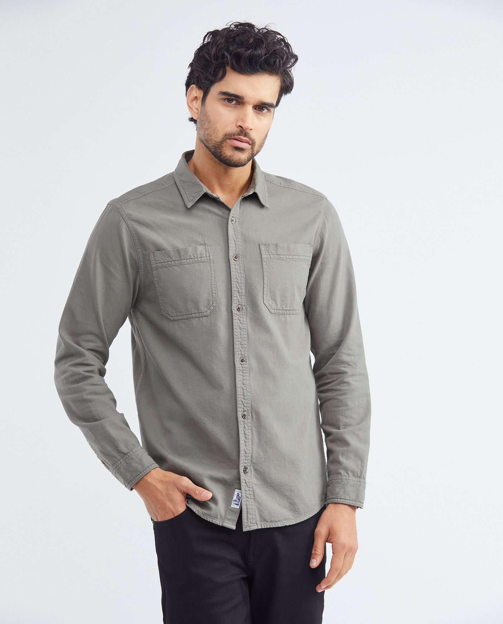 Camisa de Hombre, Classic Fit Manga Larga - Bolsillos Utilitarios