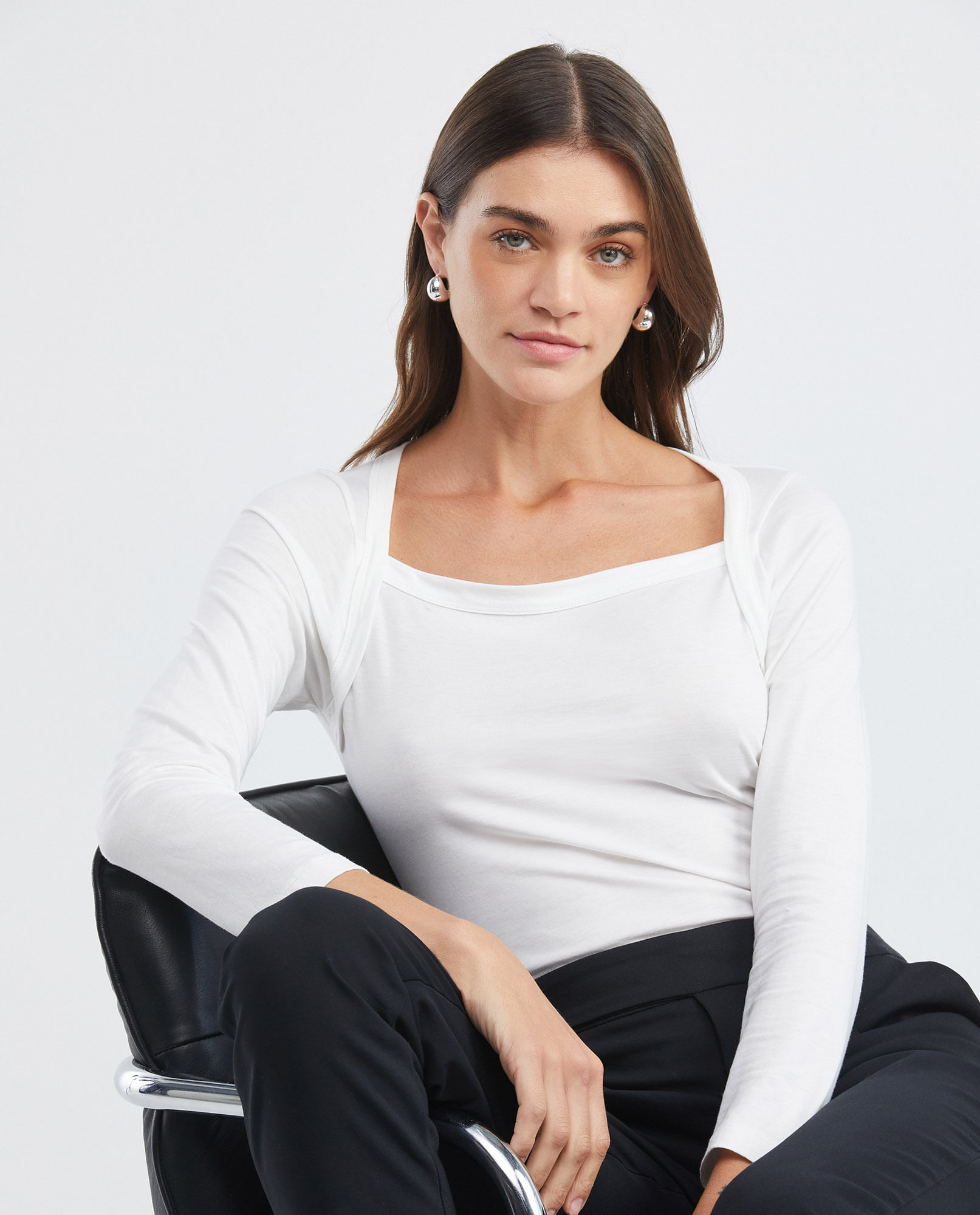 Camiseta de Mujer, Manga Larga Escote Cuadrado - Detalle en hombro