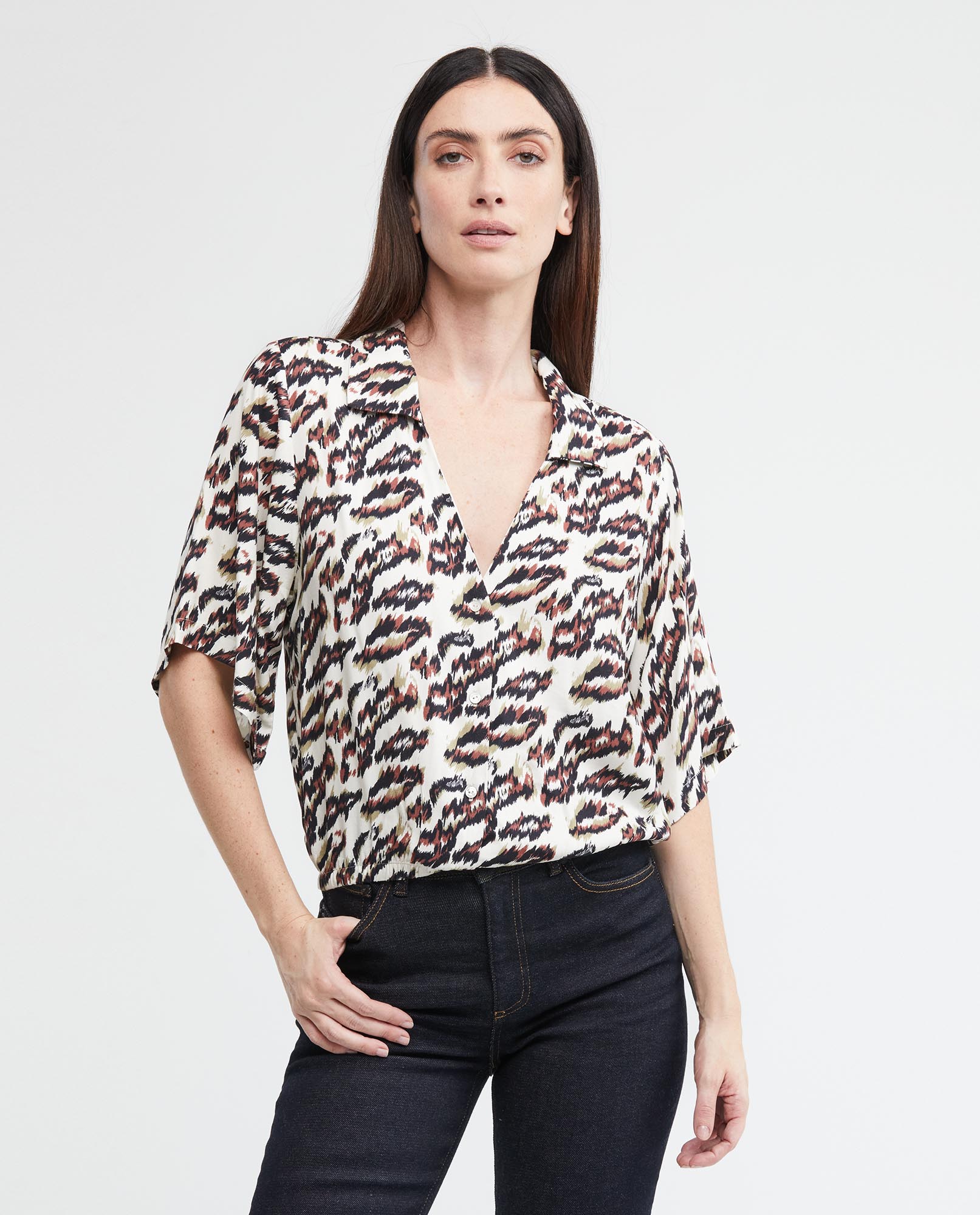 Camisa Resort de Mujer, Silueta Recta Manga Corta Cuello Camisero - Animal Print