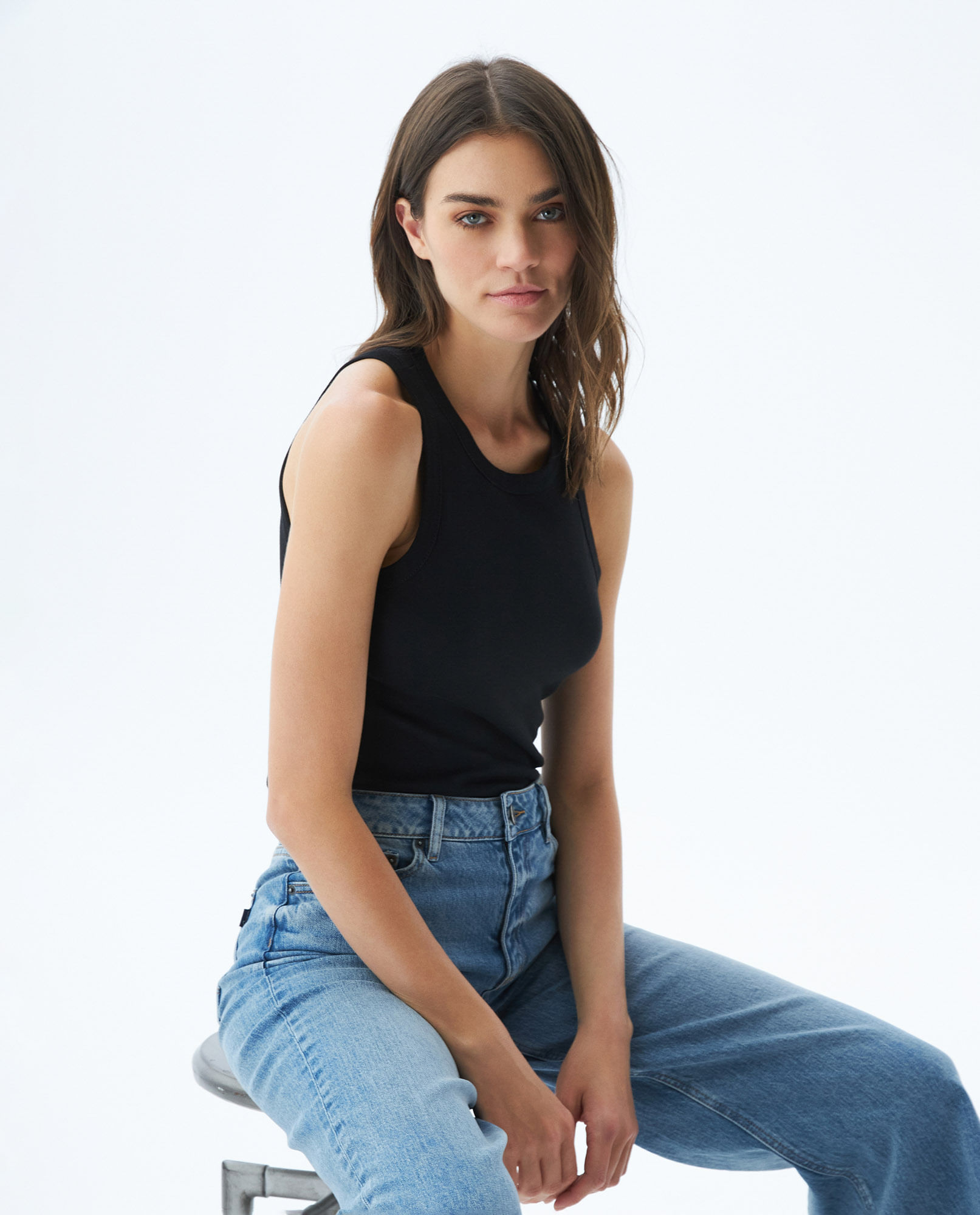 Camiseta Básica de Mujer, Manga Sisa Cuello Redondo - Tipo Tank