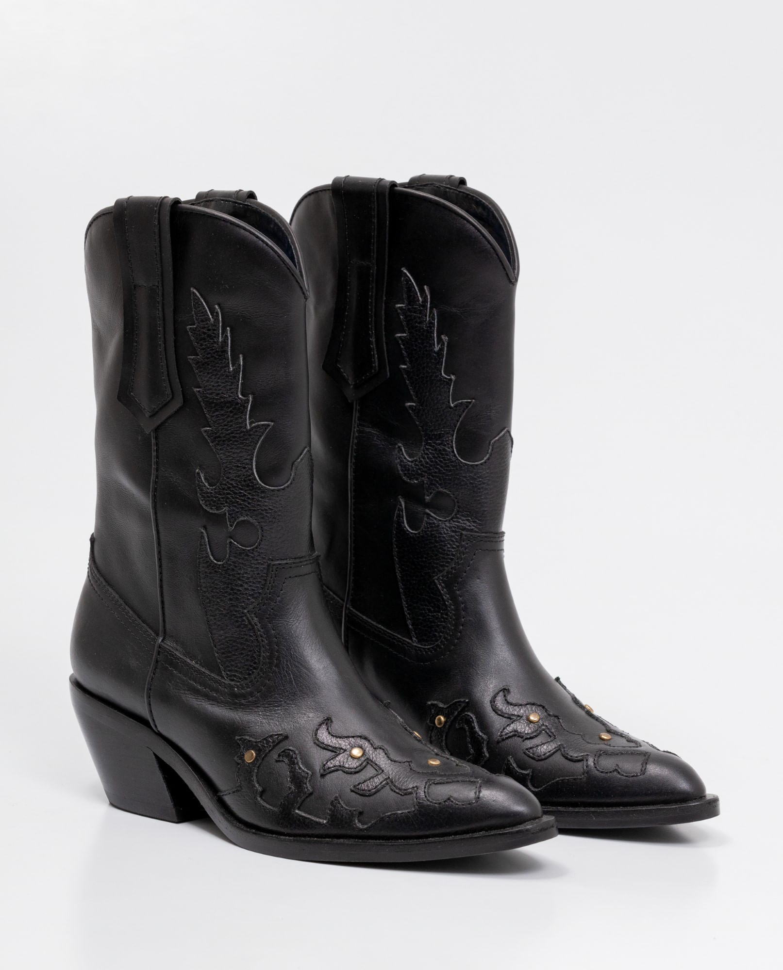 Botas de Mujer en Cuero, Tipo Western Caña Alta - Cortes, Bordados Y  Apliques Sobrepuestos Estilo Western