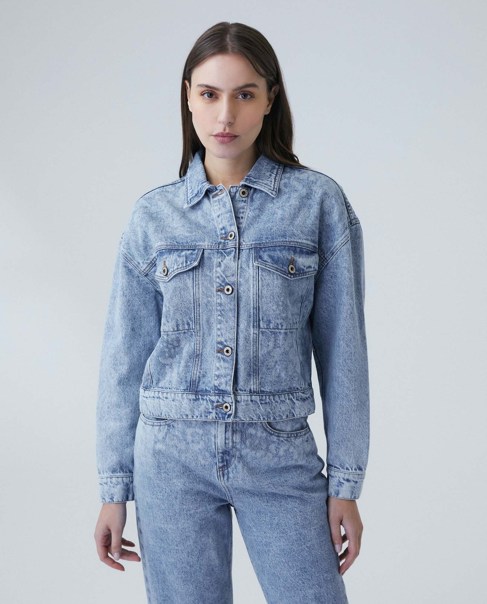 Chaqueta de Mujer en Denim, Tipo Trucker Straight Fit - Azul Claro