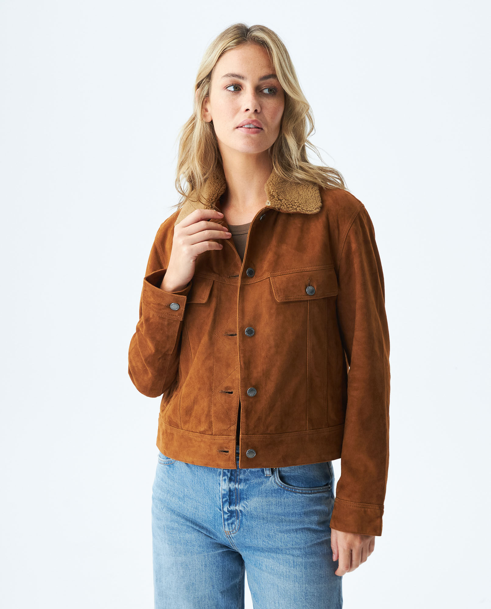 Chaqueta de Mujer en cuero, Tipo Trucker - Cuello Ovejero Removible