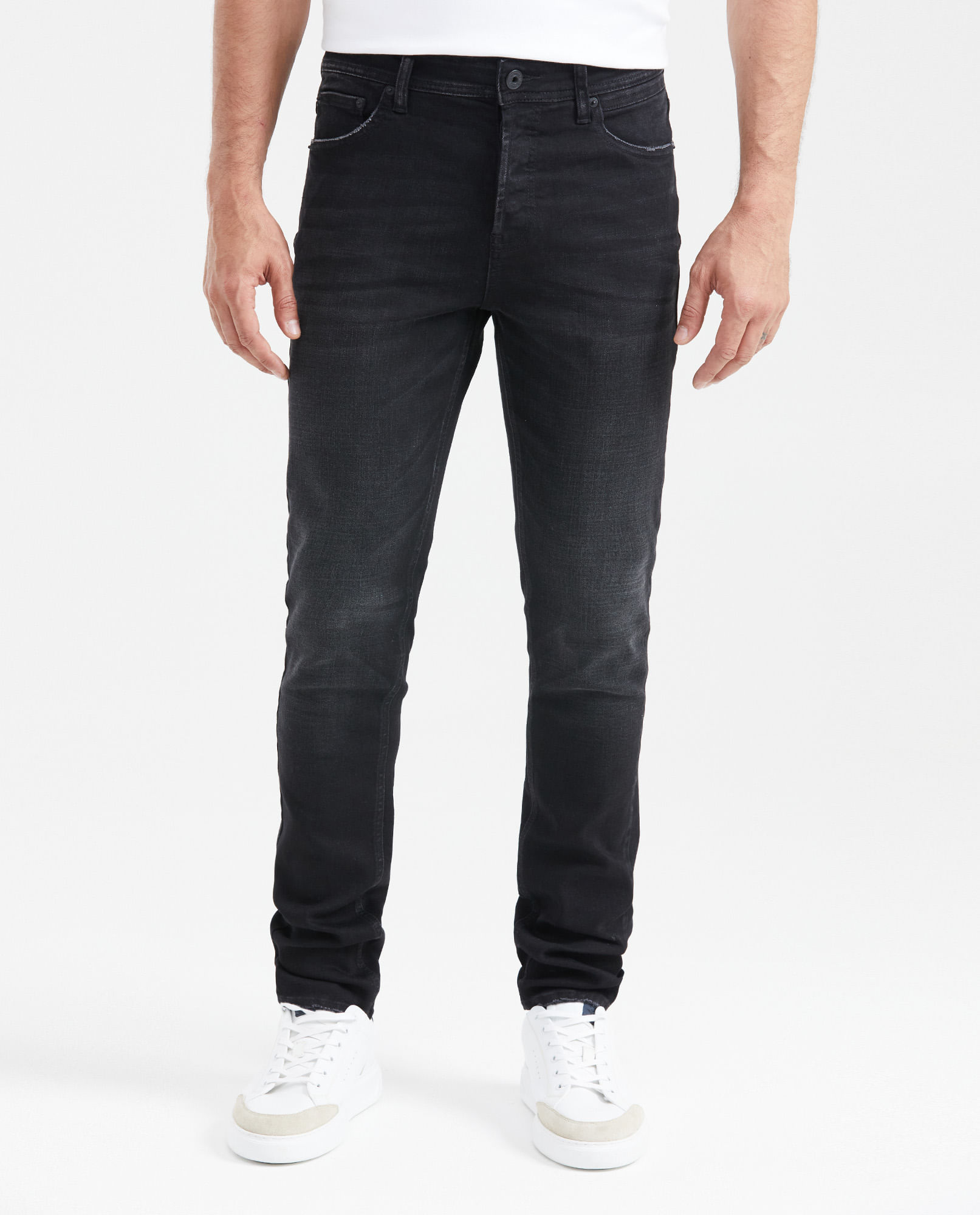 Jean Súper Slim Fit Tiro Bajo Bota Super Slim Negro Mate para Hombre