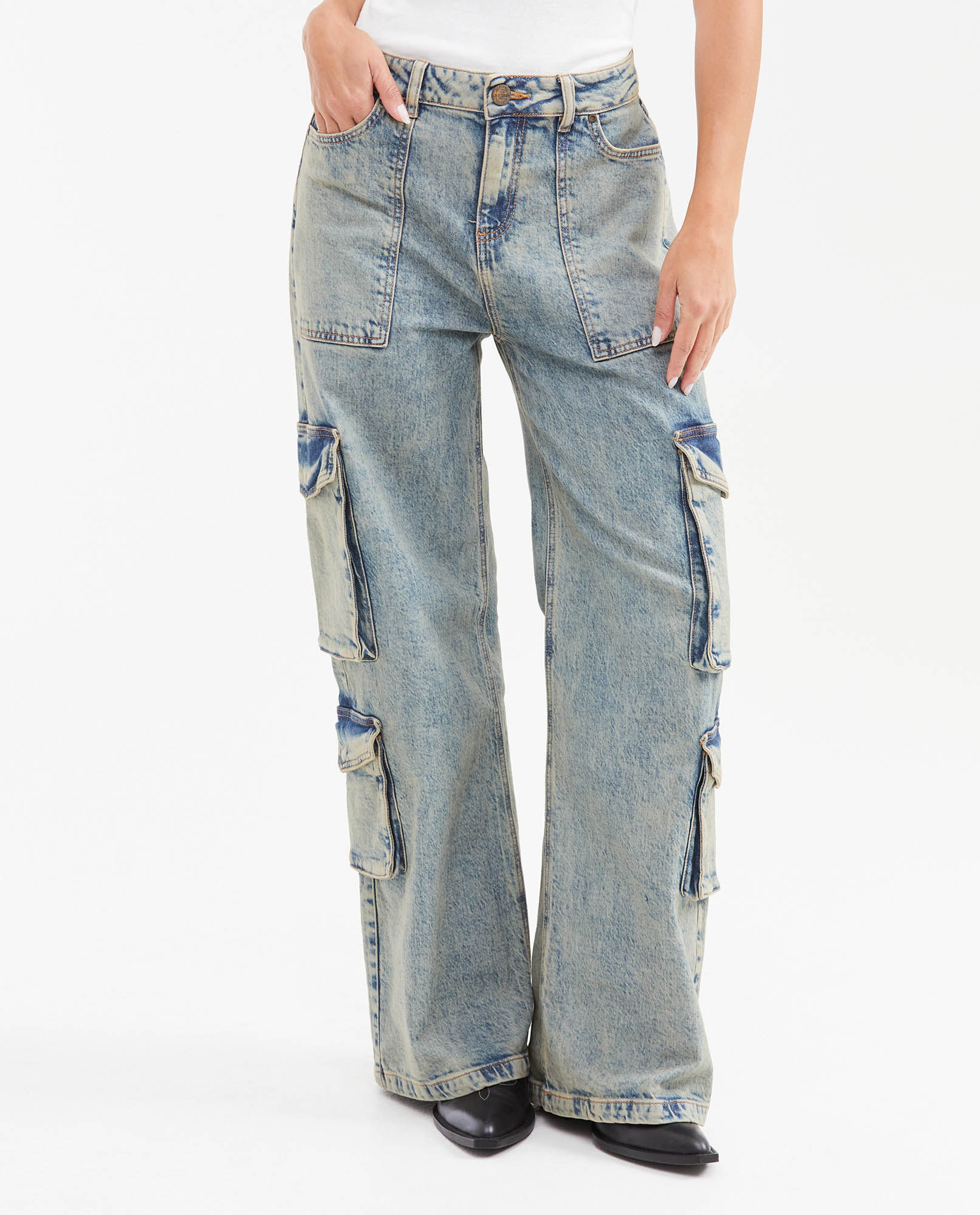 Jean Tipo Cargo High Rise Bota Relaxed Azul Medio Efecto Dirty para Mujer