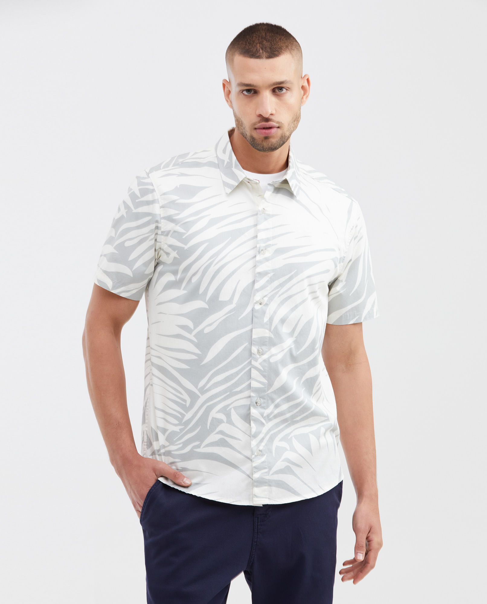 Camisa Resort Classic Fit Manga Corta 100% Algodón con Maxi Print de Hojas para Hombre