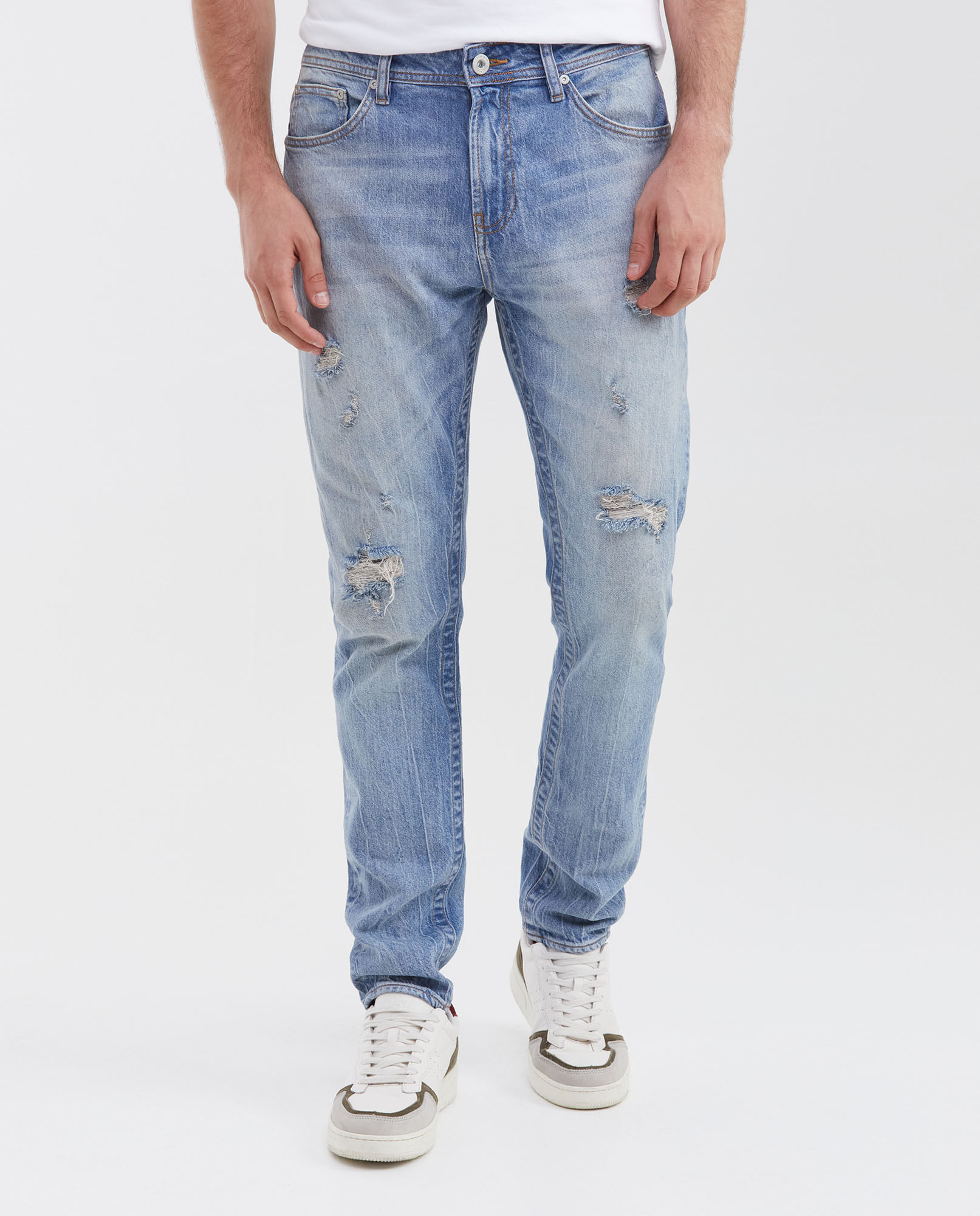 Jean Slim Fit Tiro Medio Bota Slim Azul Claro y Rotos para Hombre