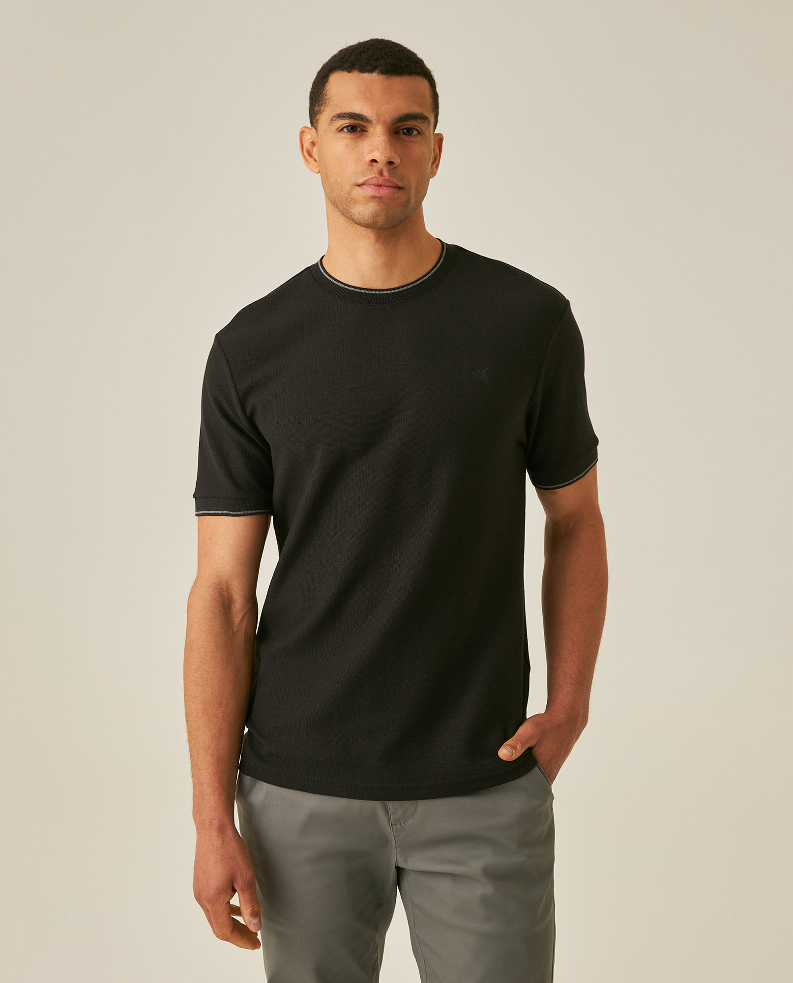 Camiseta de Hombre Slim Fit Manga Corta Cuello y Puños Tejidos Efecto Panal en Algodón