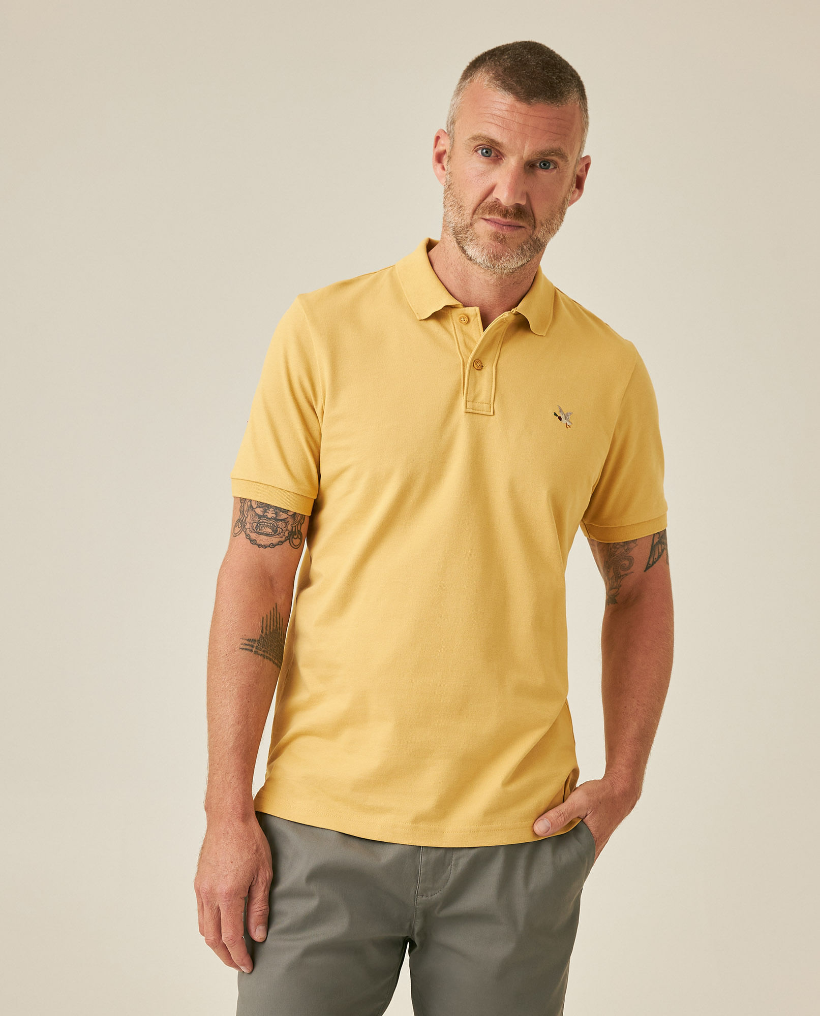 Camisa Polo de Hombre Slim Fit Manga Corta con Pato Bordado de Colores en Mezcla de Algodón