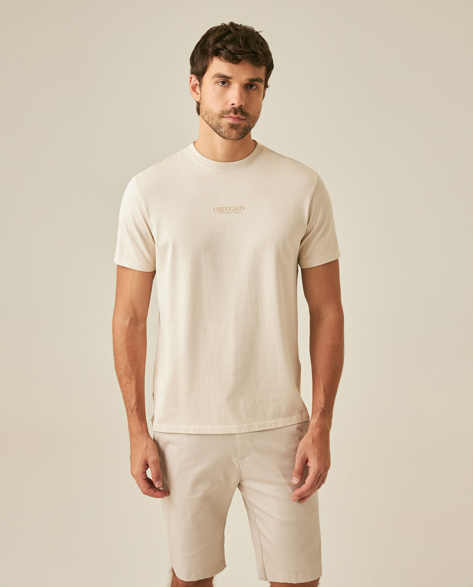 Camiseta de Hombre Classic Fit Manga Corta Gráficos en Frente y Aplique en Espalda en Algodón