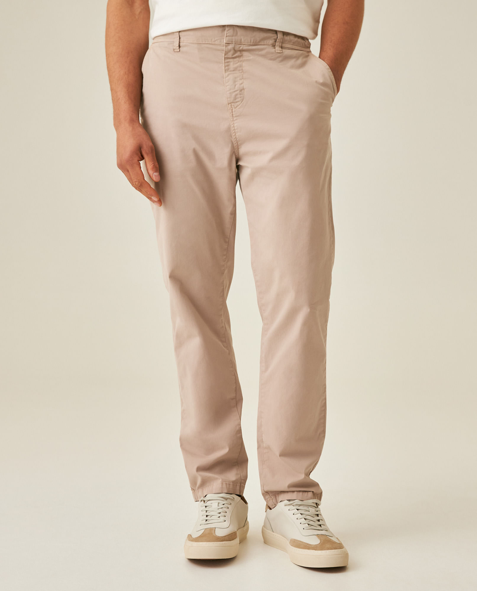 Pantalón de Hombre Jogger Tiro Medio con Pretina Elástica Tapas de Bolsillo en Mezcla de Algodón