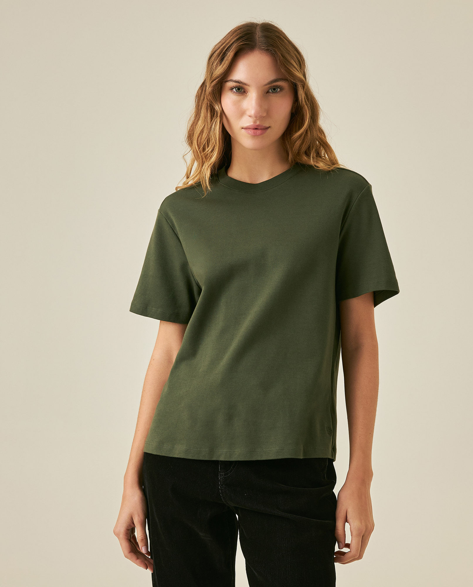 Camiseta de Mujer Esencial Oversized Cuello Redondo con Bordado Tacto Frío en Algodón