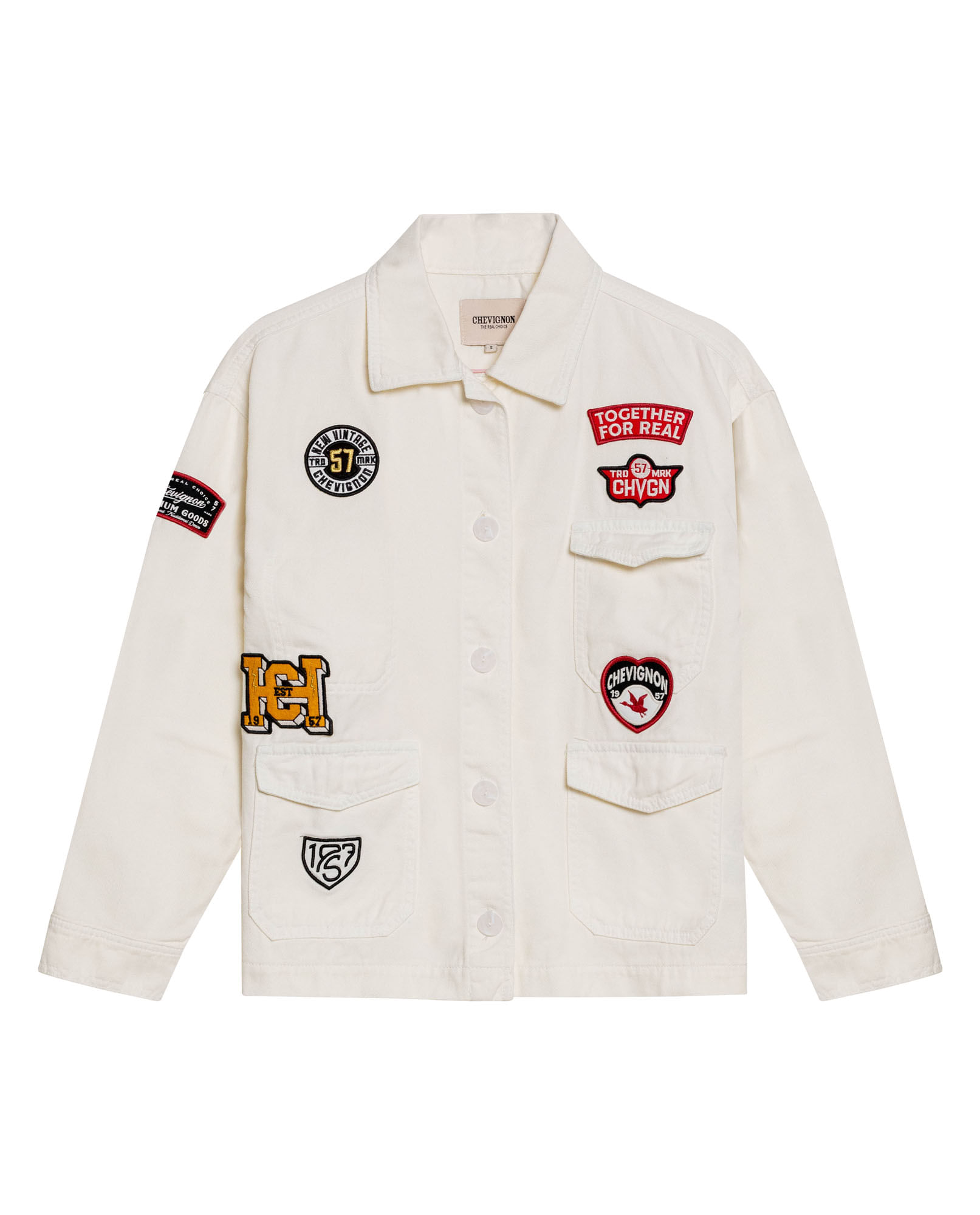 Chaqueta de Mujer Shacket Silueta Amplia Denim Liviano con Parches Varsity en Algodón