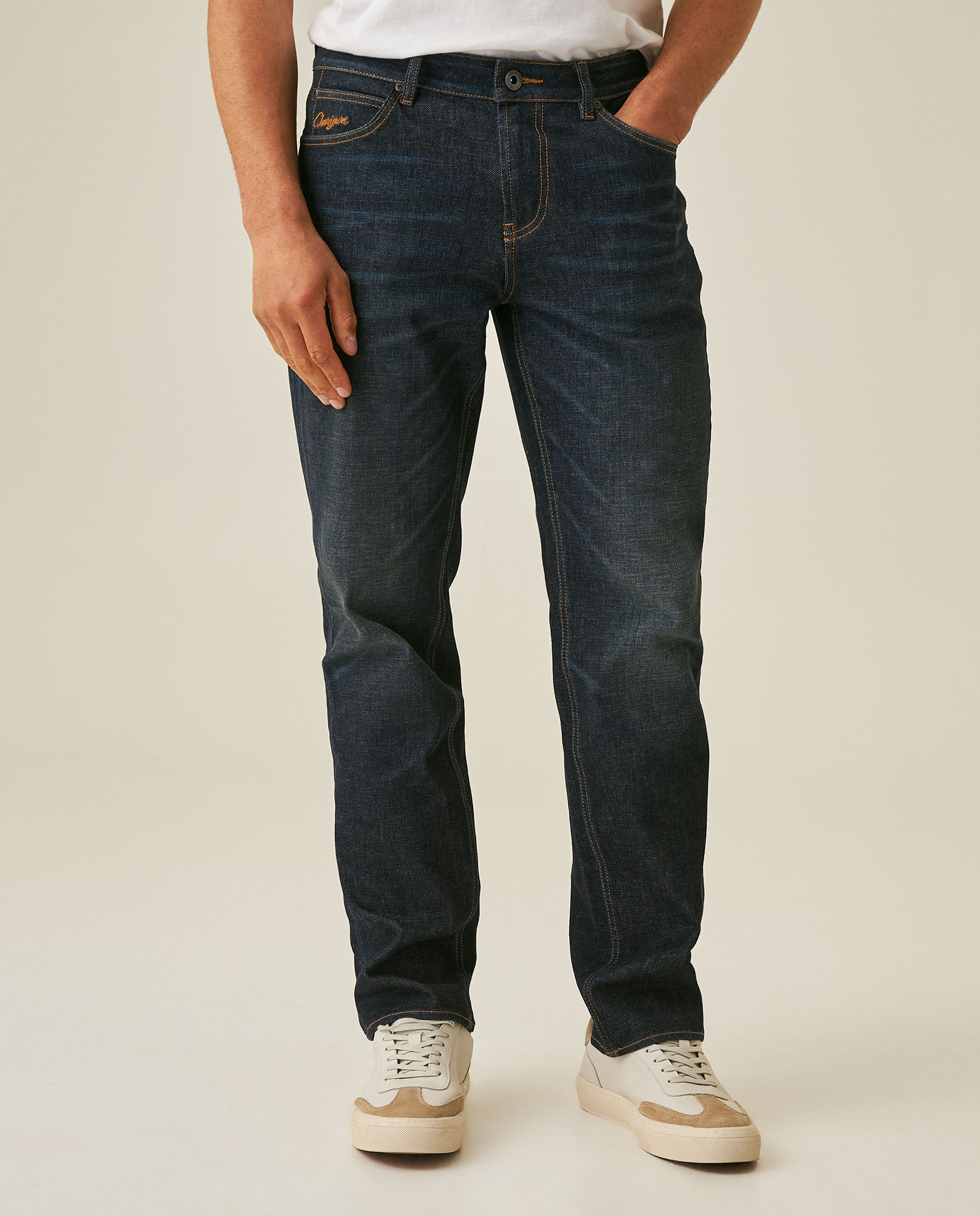 Jean de Hombre Slim Fit Tiro Medio Lavado Ultra Oscuro con Desgastes Clásicos en Mezcla de Algodón Morrison