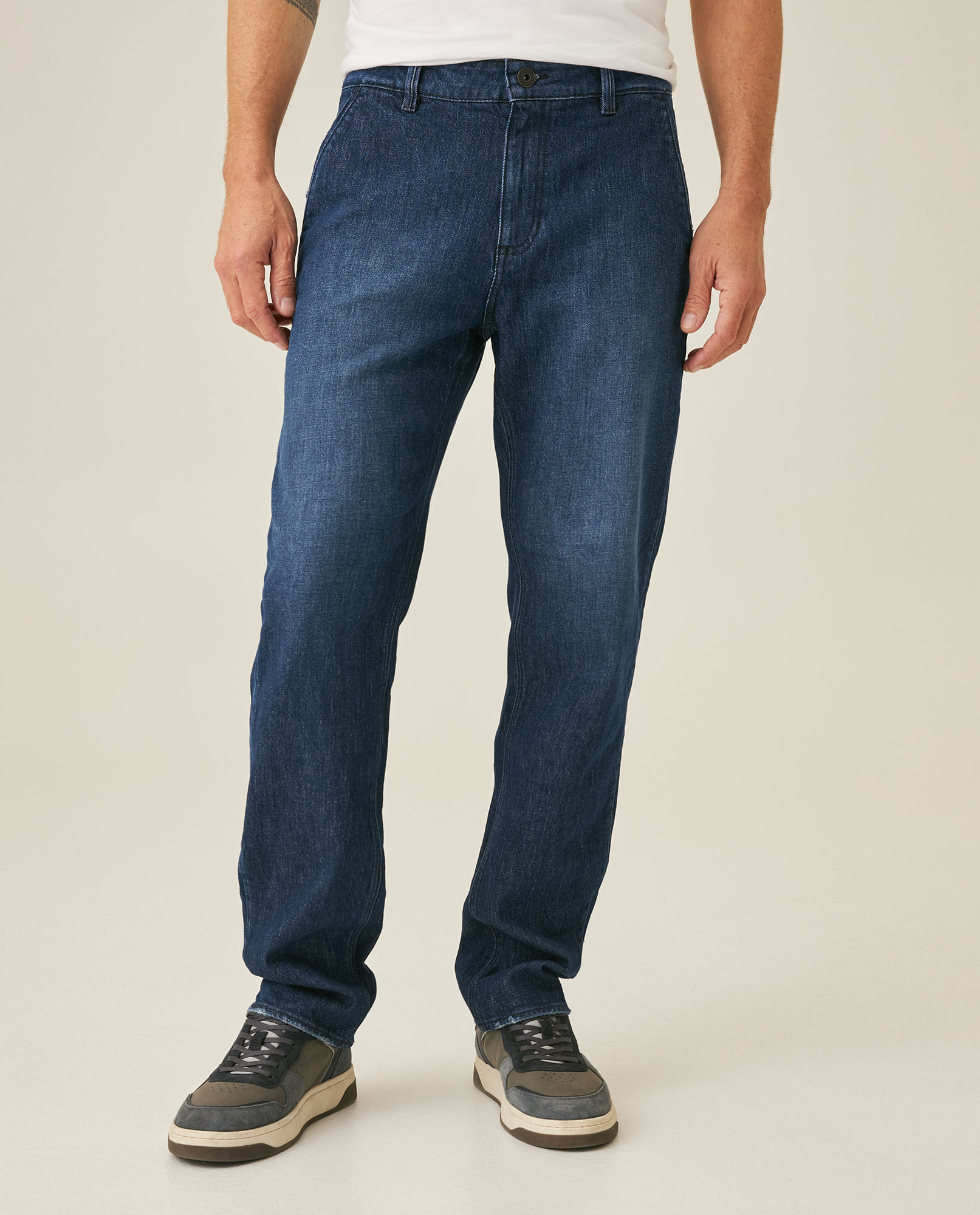 Jean de Hombre Straight Fit Tiro Super Alto Lavado Ultra Oscuro Tipo Chino en Mezcla de Algodón Revenge