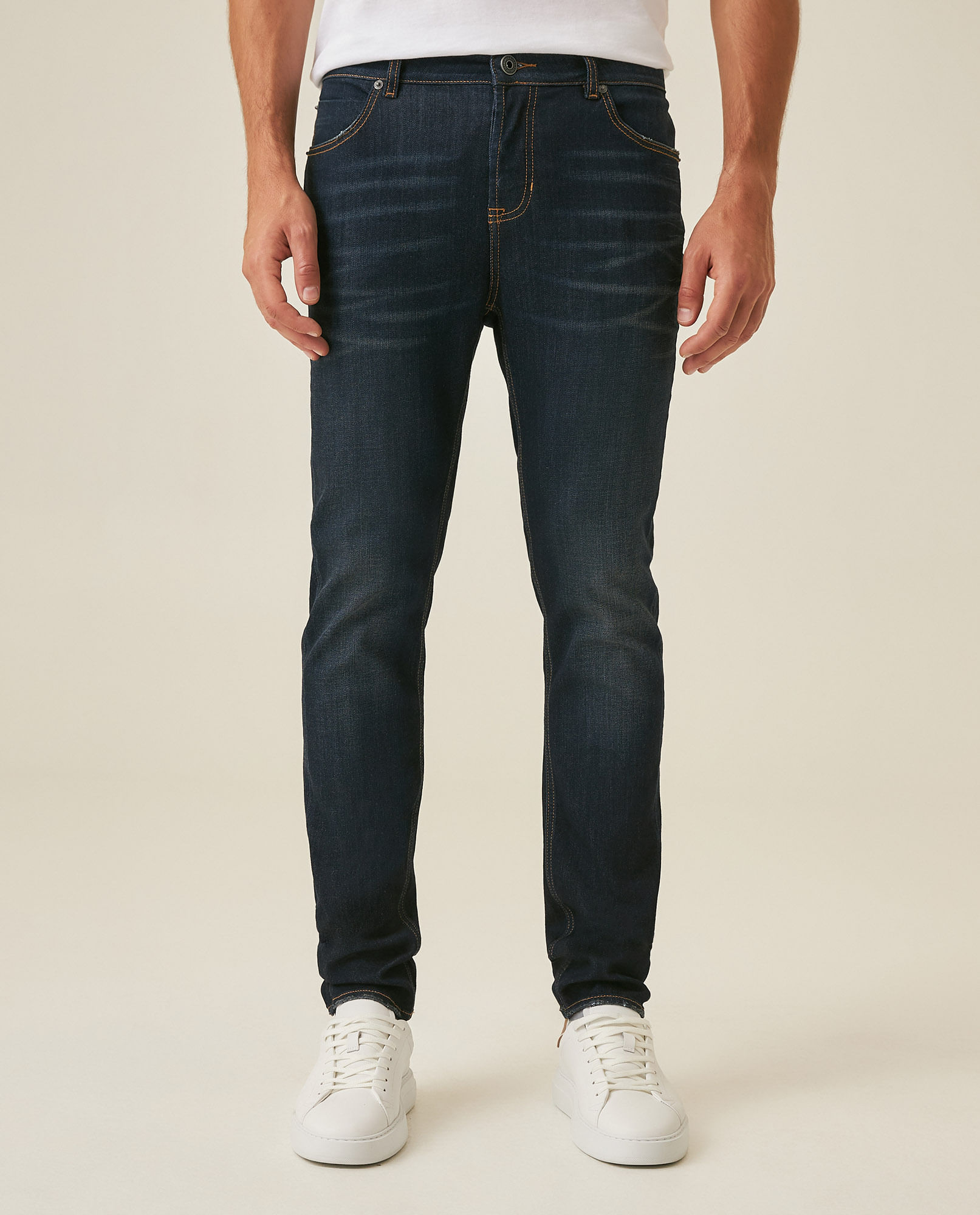 Jean de Hombre Rider Skinny Fit Tiro Bajo Lavado Ultra Oscuro con Desgastes Clásicos en Tencel y Coolmax