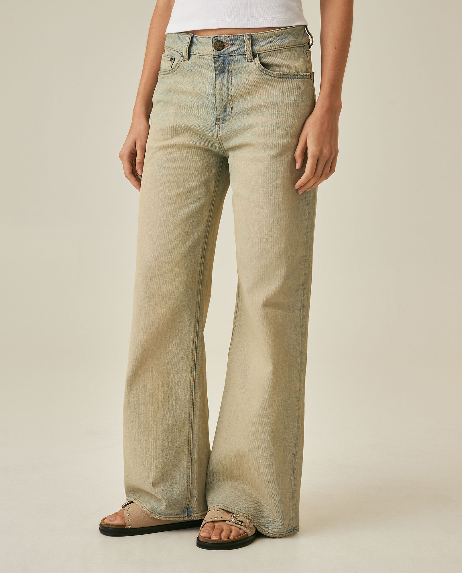 Jean Heritage de Mujer Wide Leg Tiro Super Alto con Tallones Empolvado Lavado Claro en Mezcla de Algodón
