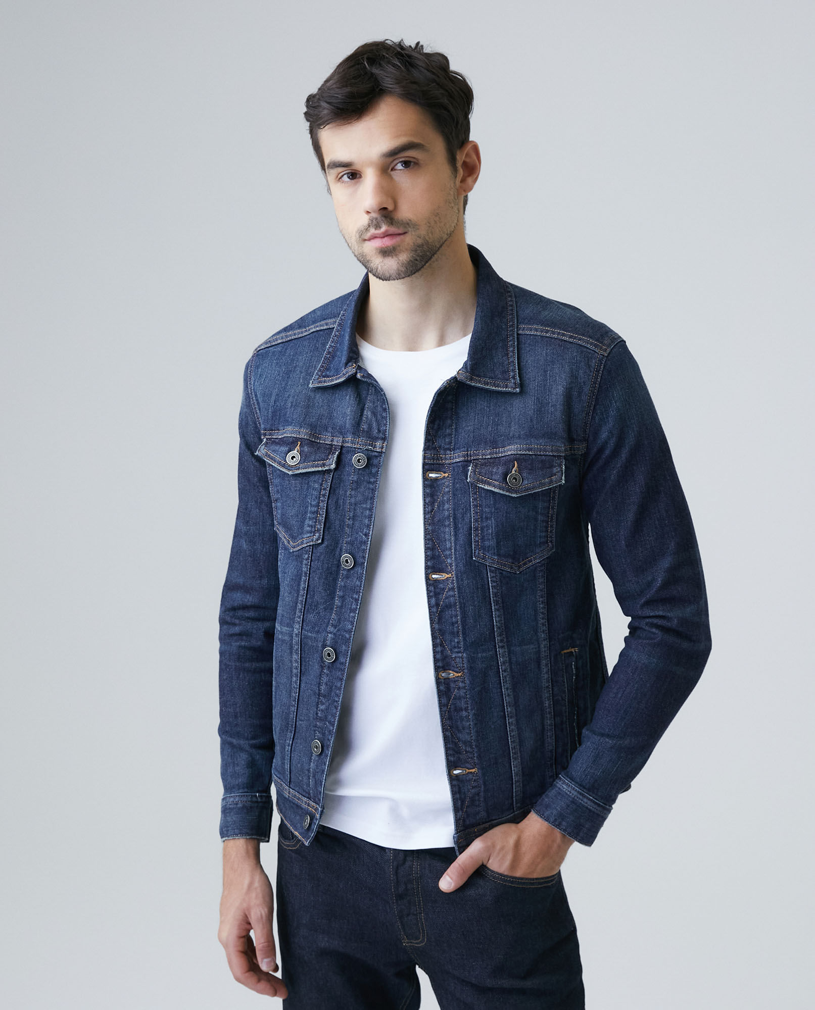 Chaqueta Ultra Oscura